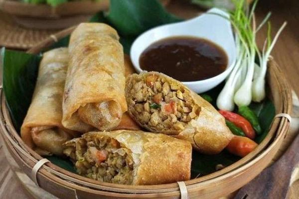 5 Alasan Wajib Cicipi Lumpia Saat ke Semarang
