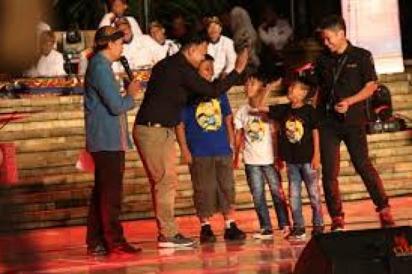 Ilustrasi sedang berdialog menggunakan bahasa Ngapak (Foto: Humas Pemprov Jateng) 